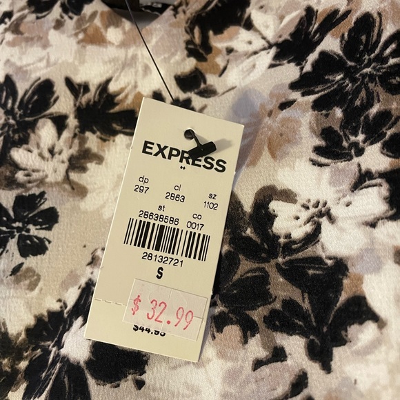 Spaghetti strap tank top - Picture 2 of 2